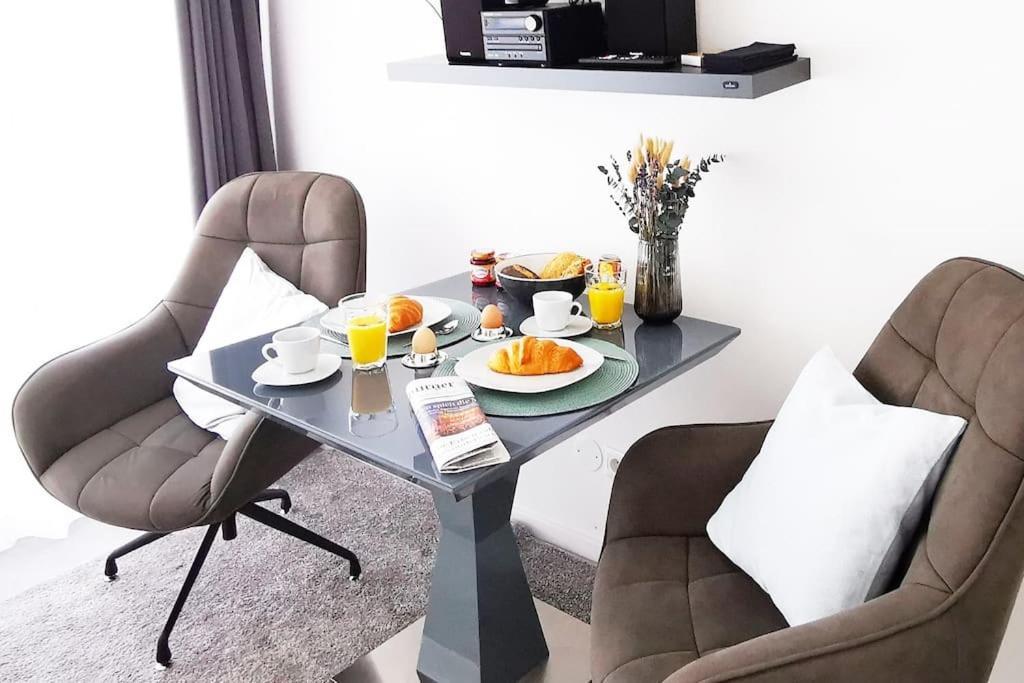 Hh 03 By Rockchair - Superhost Status - Modernes Apartment Mit Sonnigem Balkon & Premium Boxspringbetten In Winterhude - Hamburg Top Geheimtipp Exterior photo